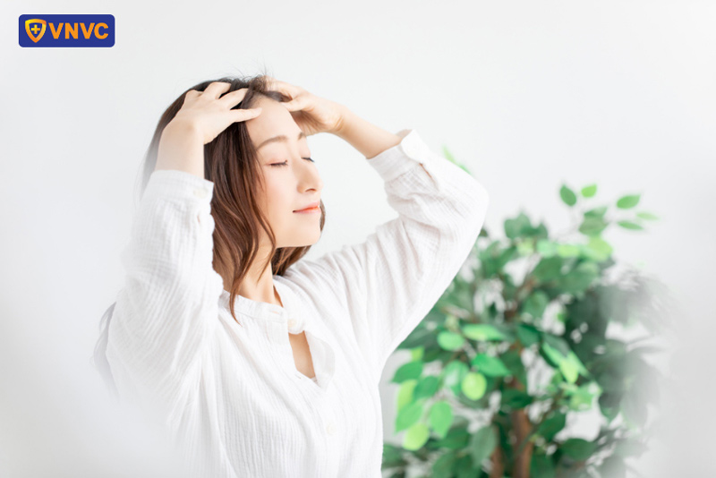 massage giảm đau đầu do zona
