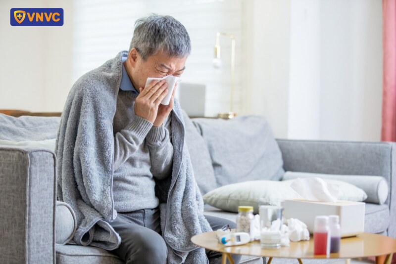 người cao tuổi với hệ miễn dịch suy giảm dần