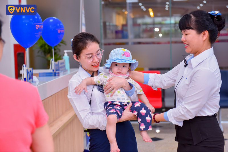 nhân viên y tế vnvc