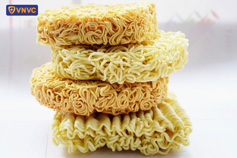 sốt xuất huyết có ăn mì được không