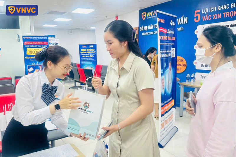 tặng quà khách tham gia lớp học tiền sản ở vũng tàu