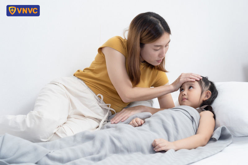 tiêm mũi phế cầu 13 có bị sốt không