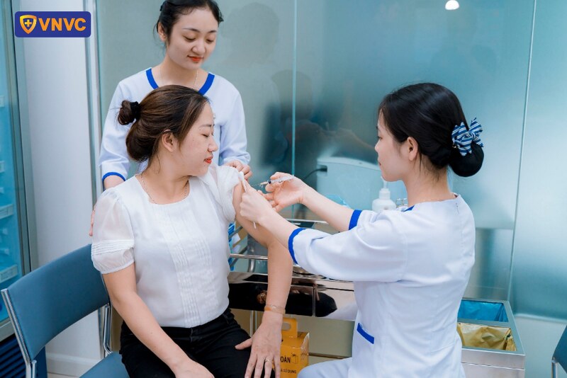 tiêm vắc xin phòng cúm