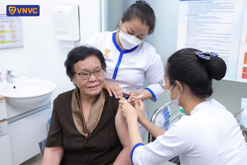 tiêm vaccine phòng bệnh zona