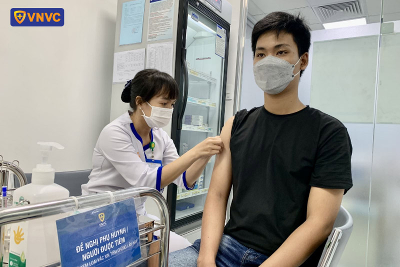 tiêm vaccine sốt xuất huyết