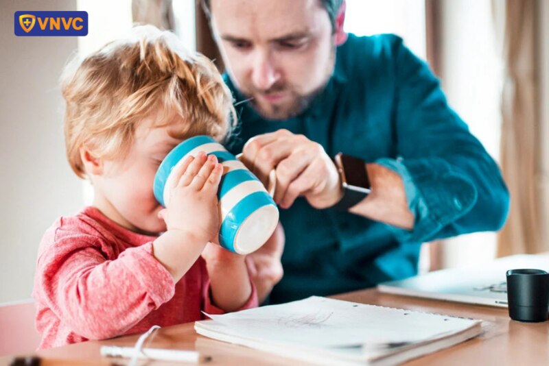 trẻ trên 12 tháng tuổi có thể sử dụng mật ong