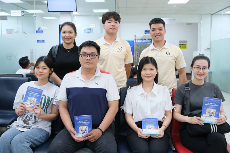 chủ động tiêm phòng vắc xin