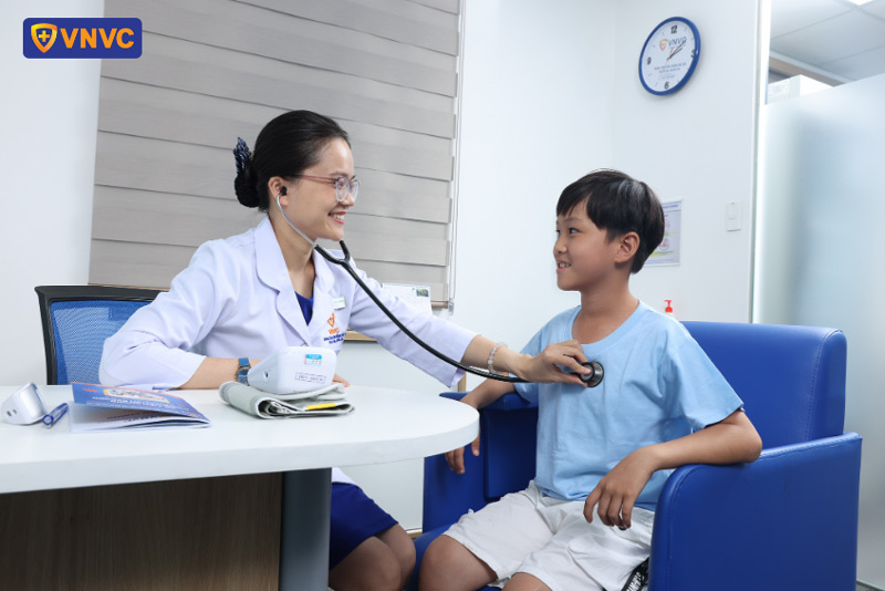 khám sàng lọc trước tiêm chủng