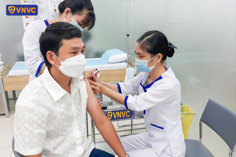 tiêm vắc xin sốt xuất huyết tại vnvc