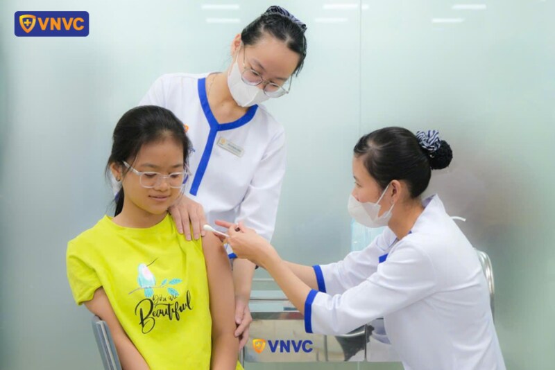 chích ngừa vắc xin cúm a