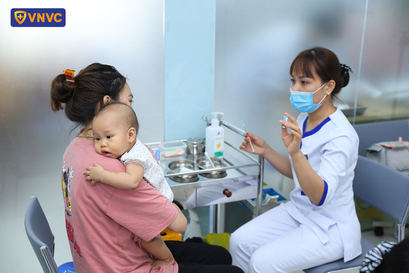 điều dưỡng xác nhận thông tin vắc xin