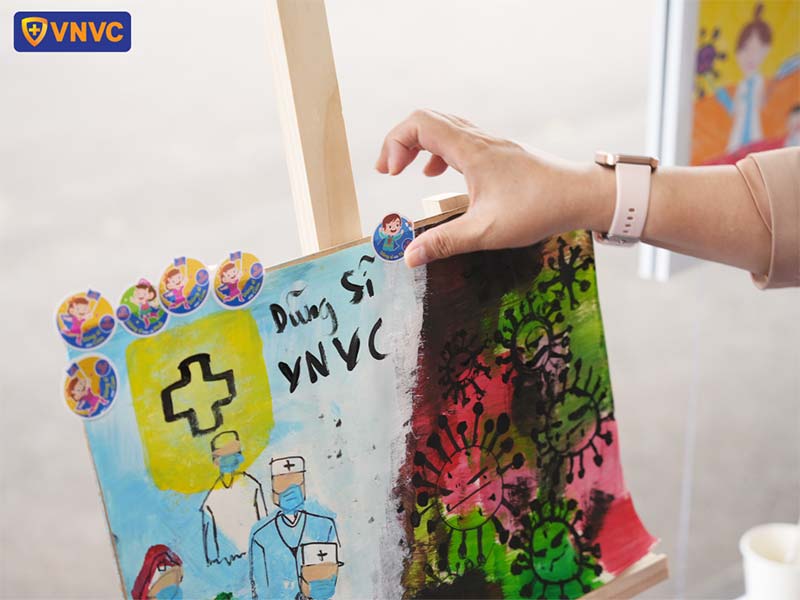 i draw vaccination heroes in vietnam