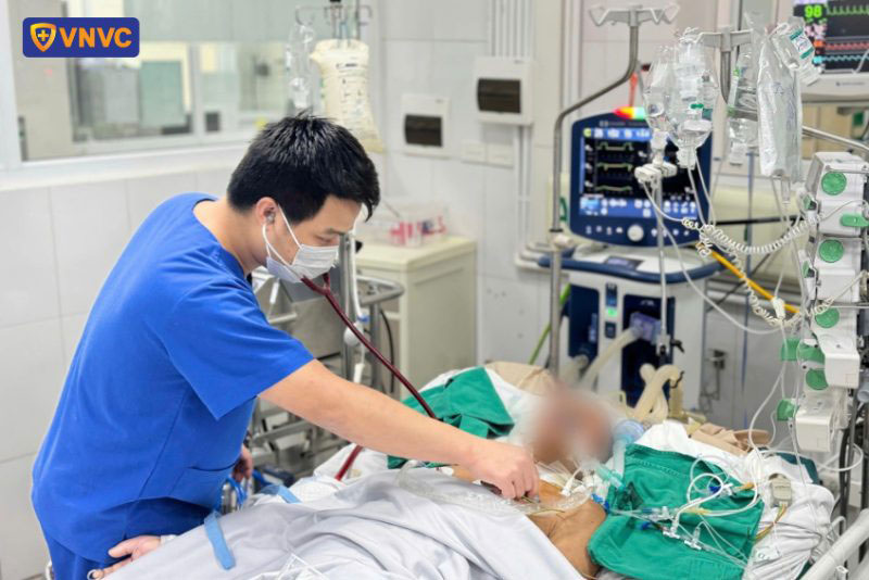 người bệnh nằm phòng hồi sức
