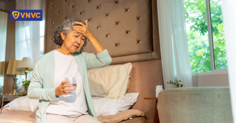 người cao tuổi mắc bệnh cúm