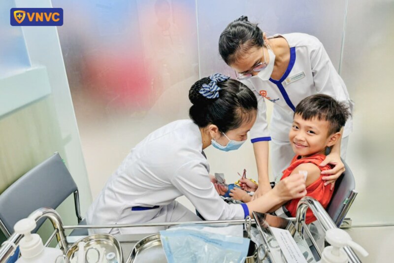 tiêm vắc xin cúm a