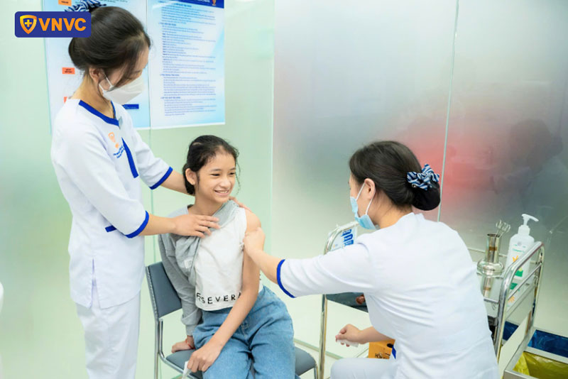tiêm vắc xin ngừa bệnh não mô cầu