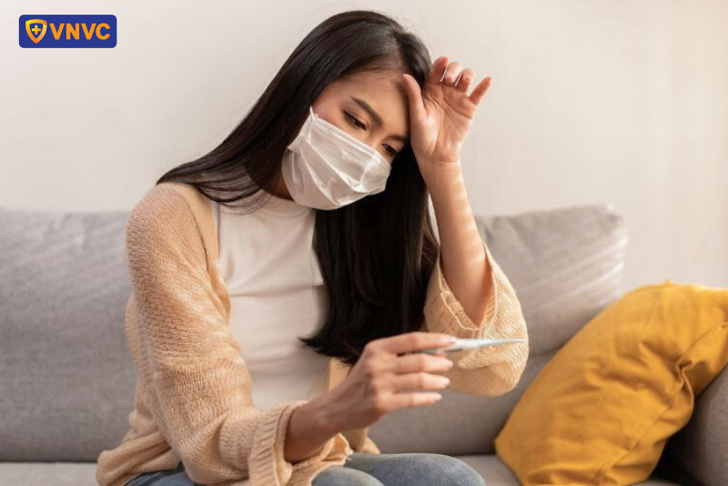 bệnh nhân sốt xuất huyết bị sốt cao