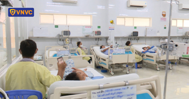 bệnh nhân sốt xuất huyết