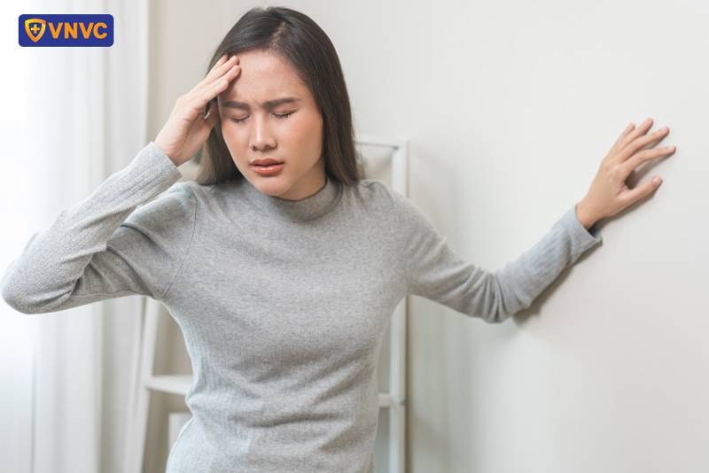 chóng mặt, mệt mỏi sau hiến mấu