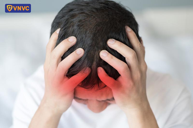 cơn đau đầu dữ dội do viêm màng não