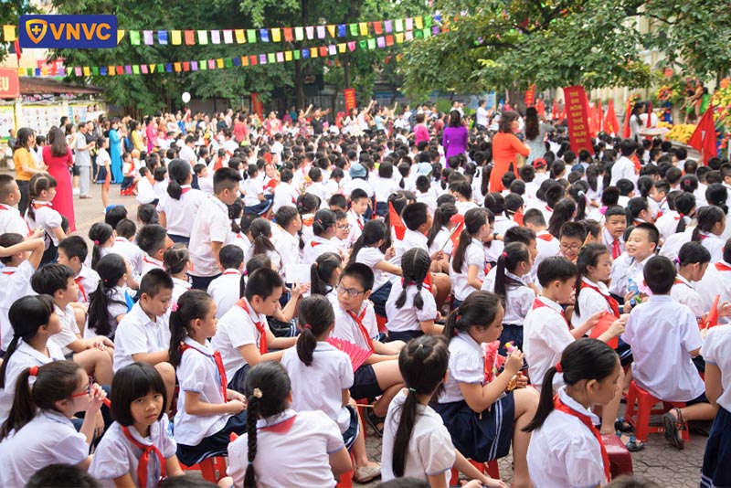 học sinh tại trường học