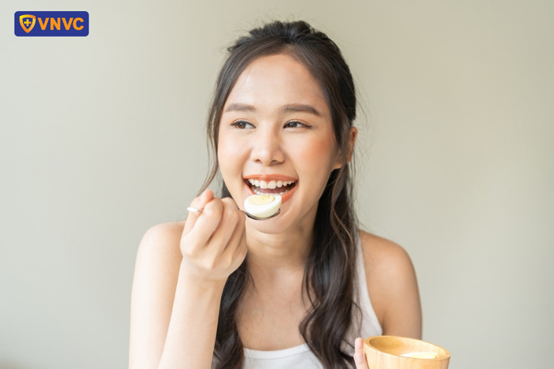 sốt xuất huyết có ăn trứng được không