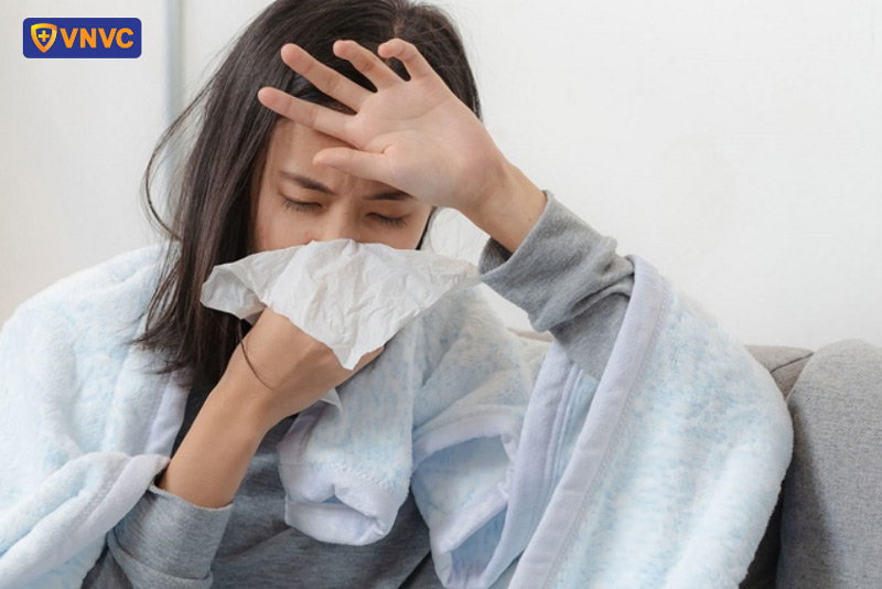 sốt xuất huyết có bị sổ mũi không