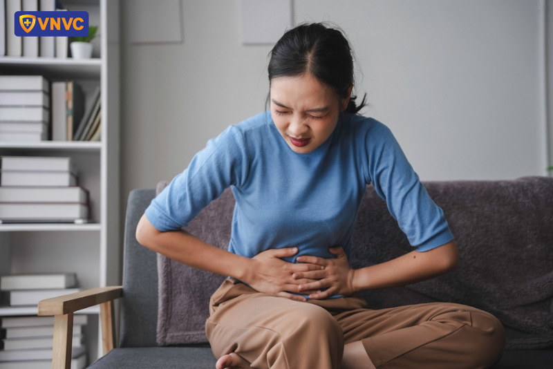 sốt xuất huyết đau dạ dày