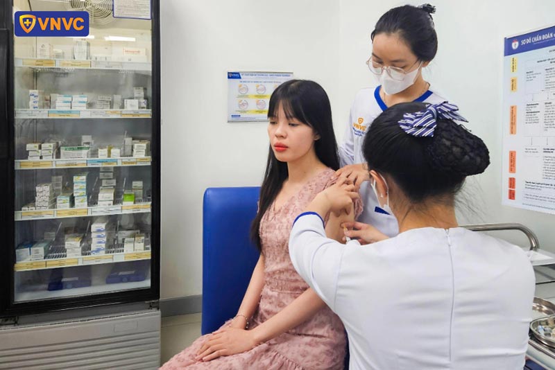 tiêm mũi vắc xin ngừa hpv