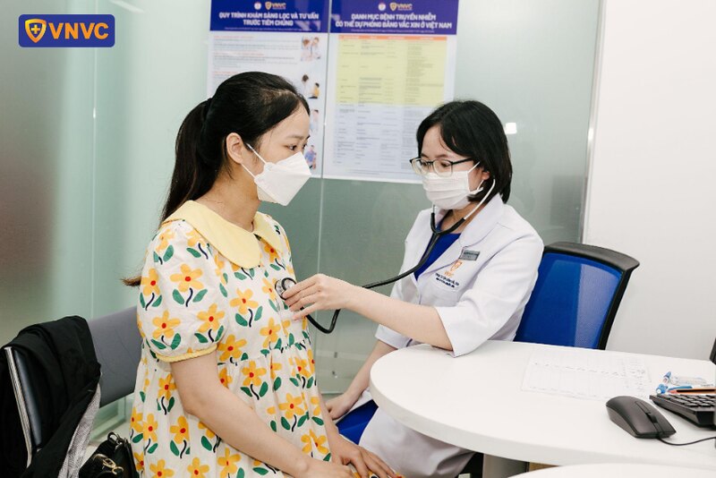 tiêm phòng cúm cho mẹ bầu ở tháng thứ 8