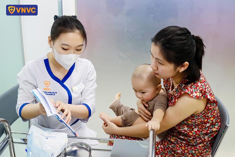 tiêm vắc xin phòng não mô cầu ngay