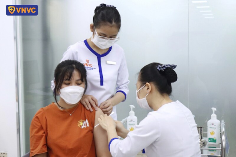 tiêm vắc xin phòng ngừa cúm a