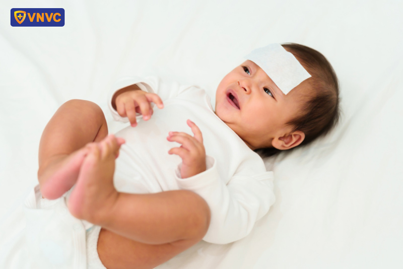 trẻ sơ sinh bị tay chân miệng giai đoạn khởi phát