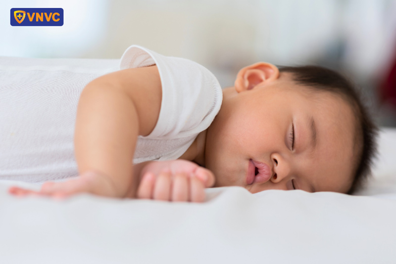 trẻ sơ sinh bị tay chân miệng