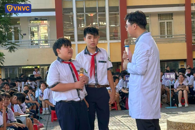 tư vấn sức khỏe tại thcs nguyễn thái bình 02