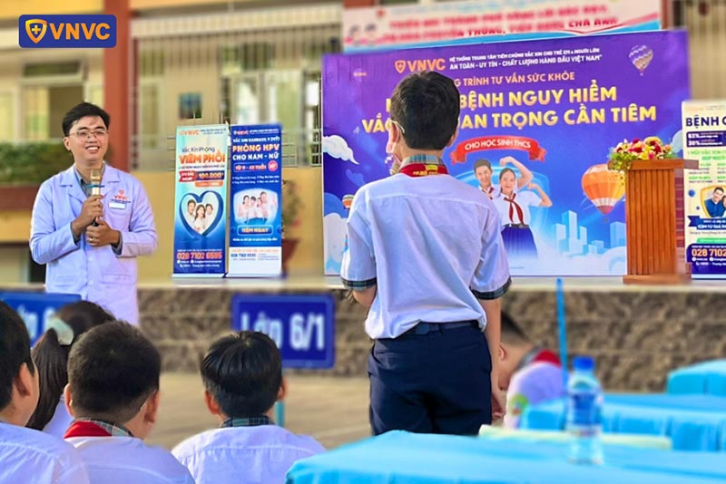 tư vấn sức khỏe tại thcs nguyễn thái bình 03