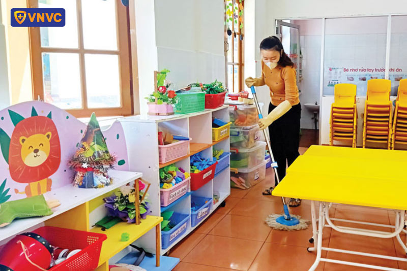 vệ sinh lớp học phòng ngừa tay chân miệng
