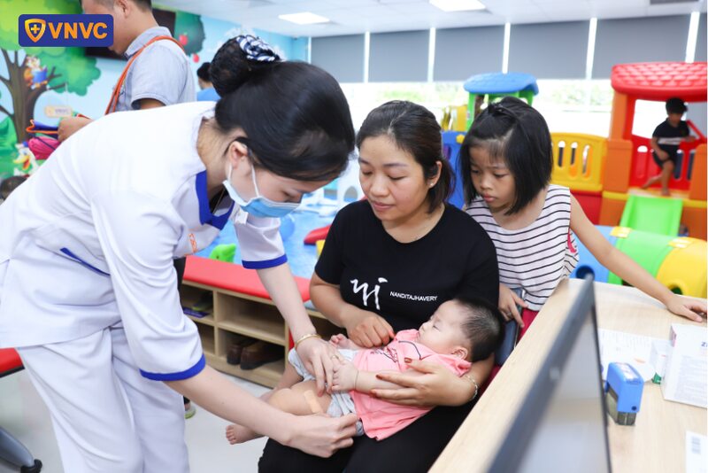 vnvc bắc giang tiem phòng cho bé