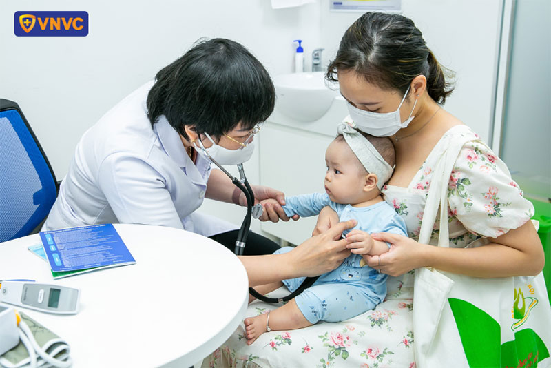 bác sĩ vnvc bến lức khám sàng lọc trước tiêm