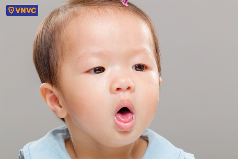 bị ho sau khi tiêm chủng phế cầu