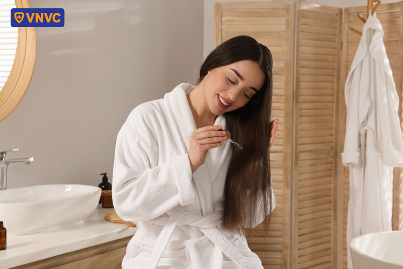 chăm sóc tóc khi bị rụng tóc sau sốt xuất huyết