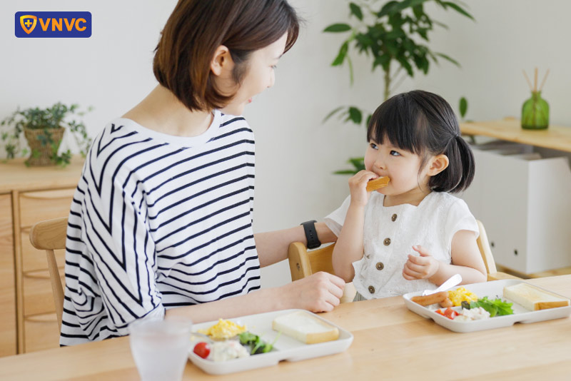 chăm sóc trẻ bị tay chân miệng