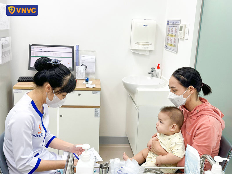 đội ngũ điều dưỡng vnvc thạnh lộc được cấp chứng chỉ an toàn tiêm chủng