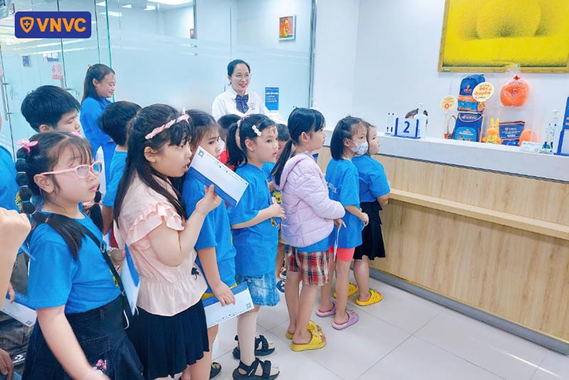 học sinh trường anh ngữ tham quan vnvc quy nhơn 03