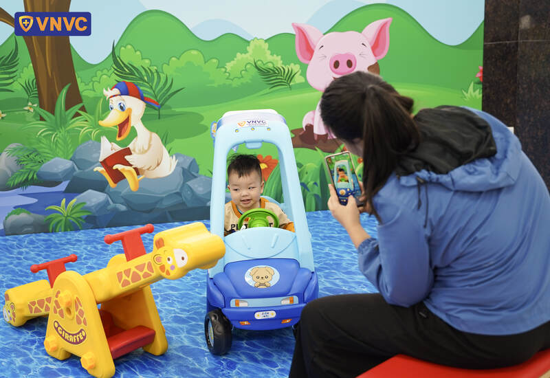 khu vui chơi cho trẻ ở vnvc sóc sơn
