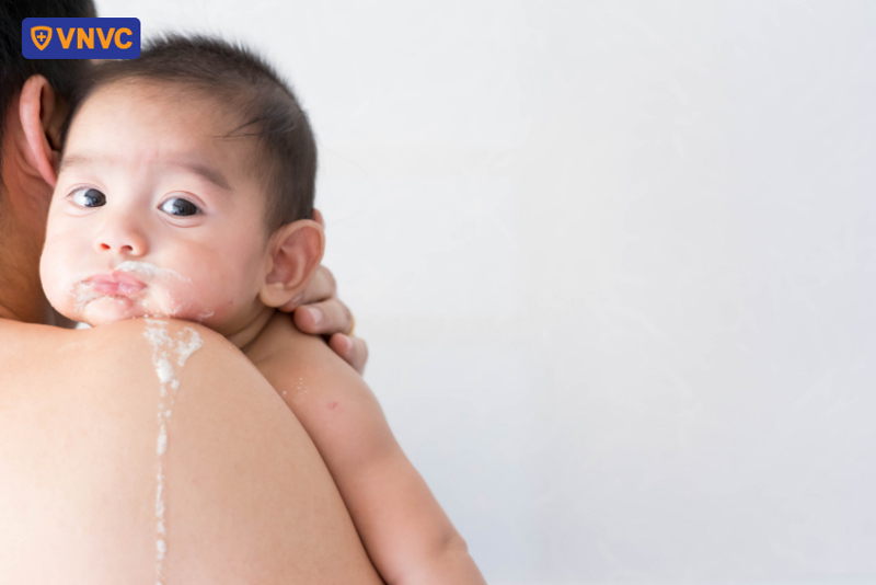 nôn ói là dấu hiệu tay chân miệng nặng