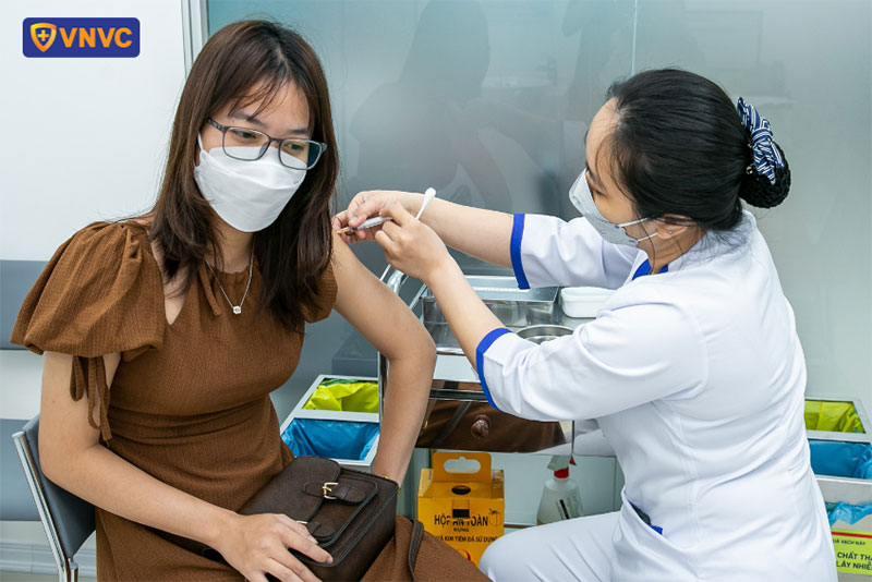 quy trình tiêm chủng an toàn tại vnvc bến lức