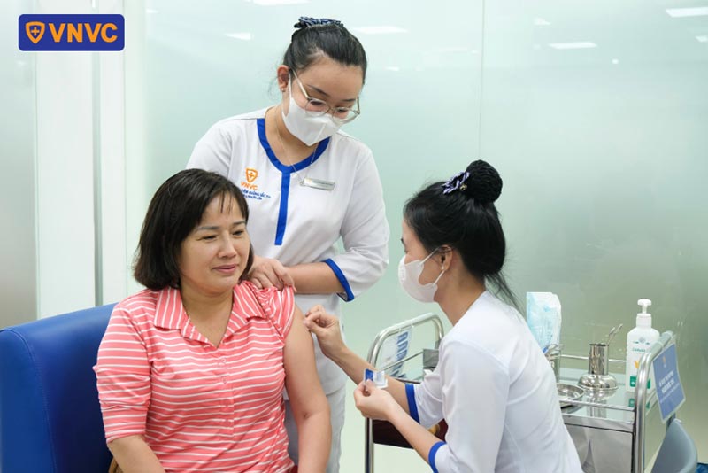 tiêm ngừa dại cho phụ nữ