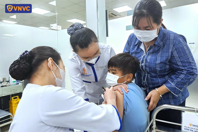 tiêm vắc xin hpv cho bé trai