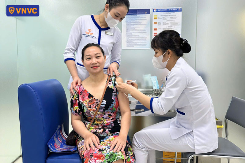 tiêm vắc xin zona thần kinh phòng giời leo